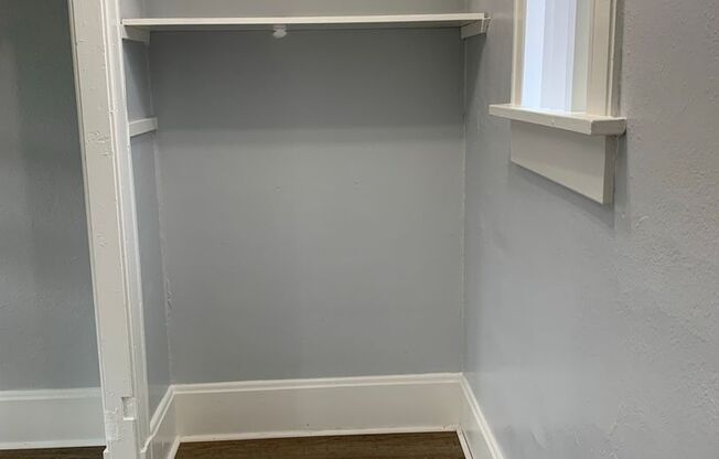 Studio, 1 bath, 240 sqft, $1,300, Unit 303