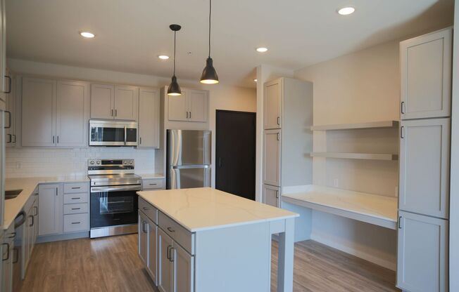 1 bed, 1 bath, 738 sqft, $1,600, Unit 209