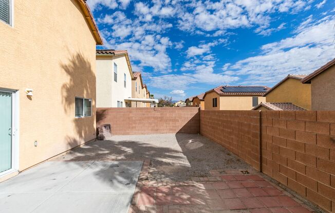 4 beds, 2.5 baths, $1,900