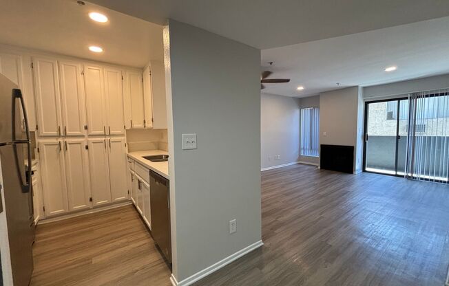 1 bed, 1 bath, 700 sqft, $1,748, Unit 219