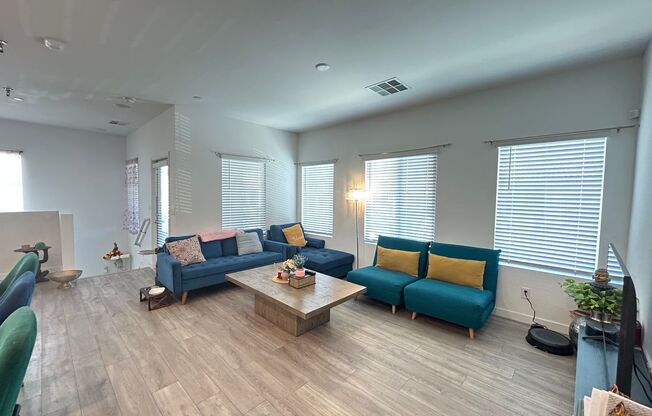 Gated Henderson 2-Bedroom 2.5-Bathroom Townhouse!