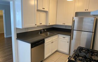 1 bed, 1 bath, $2,295, Unit 9