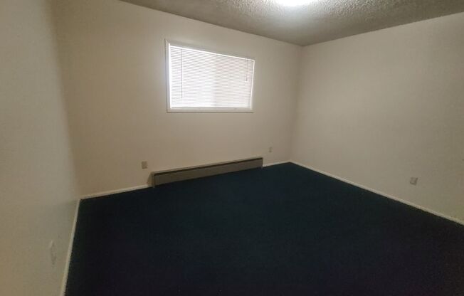 2 beds, 1 bath, $1,100, Unit 1620