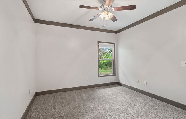 1 bed, 1 bath, 765 sqft, $815, Unit 33