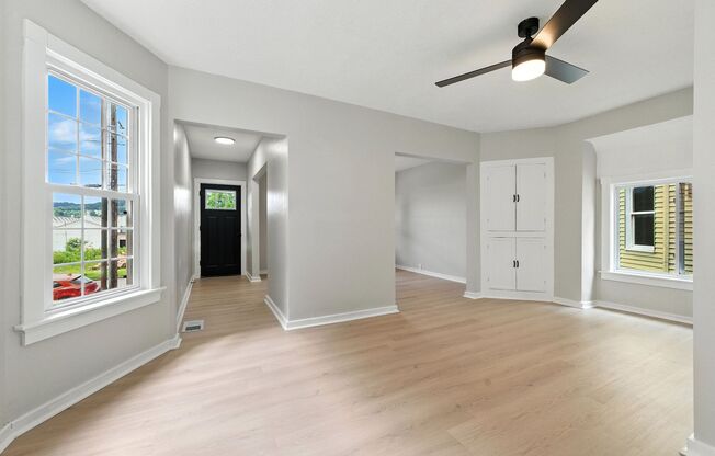 Fully renovated 3 bedroom home in Ambridge available now!