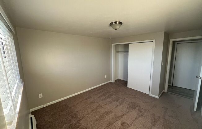 1160-1198 S Allison St