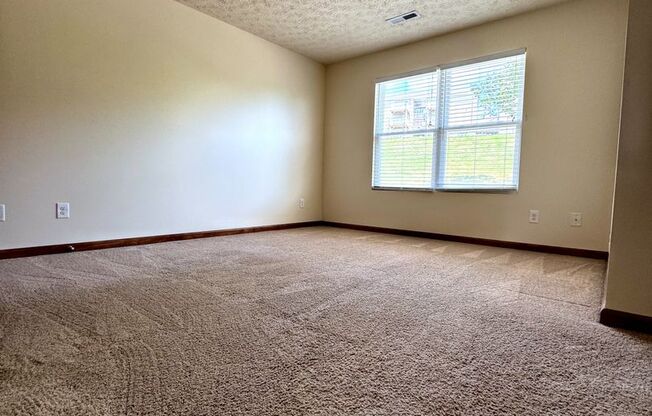 3 beds, 2.5 baths, 1,960 sqft, $1,950, Unit 317SMA3