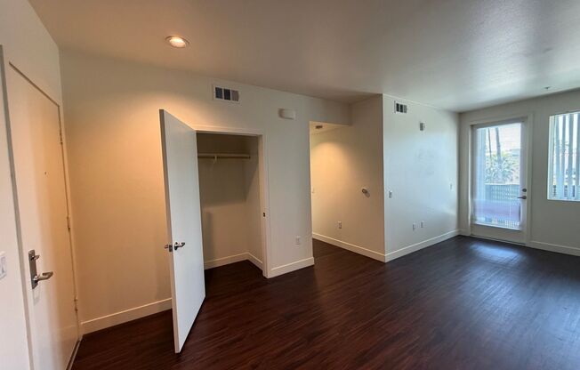 2 beds, 2 baths, 890 sqft, $2,610, Unit 218