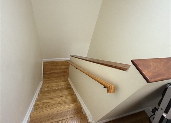 3 beds, 1 bath, $4,500, Unit 4