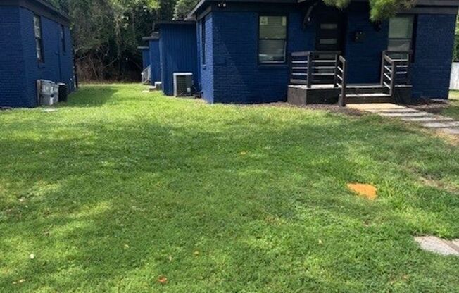 Two Bedroom 1 Bathroom-Fully renovated