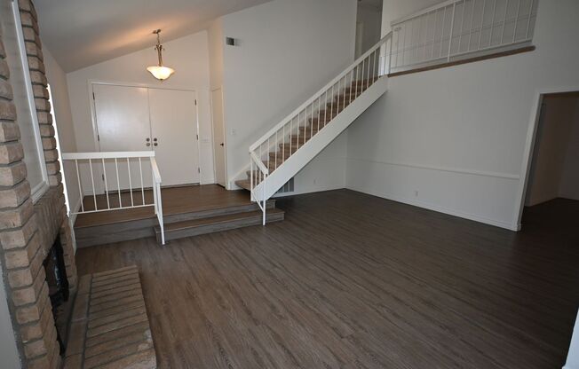Woodbridge recent remodeled 2 story 3 bedroom 2.5 bath