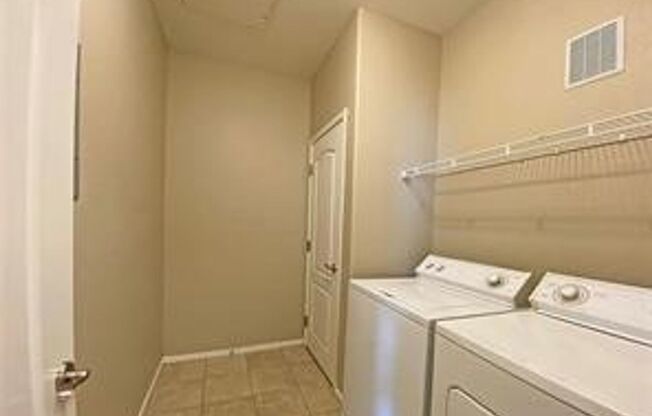 2 beds, 2 baths, $1,600, Unit UNIT 203