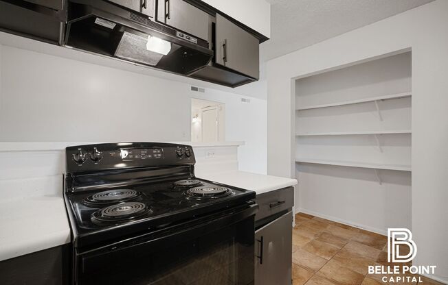 3 beds, 2 baths, 1,100 sqft, $820, Unit 8D