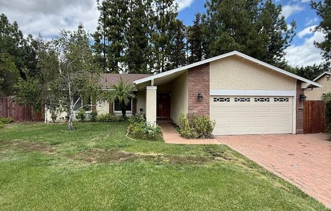 3 Bedroom, 2 Bathroom West Hills Home for Lease!