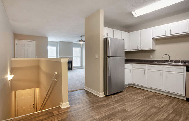 Contemporary Kitchen at Ridgeland Place Apartment Homes, Mississippi, 39157
