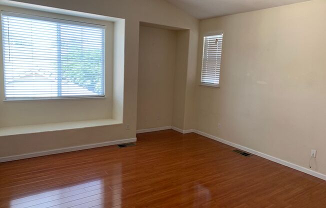 Studio, 1 bath, 450 sqft, $1,595, Unit Unit B