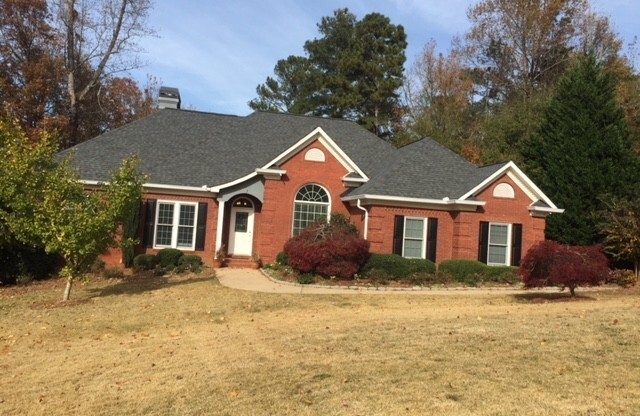This beautiful brick home is located in Villa Rica and includes 6 bedrooms and 4.5 bath!