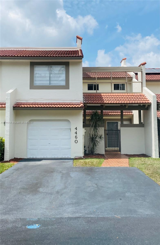 4460 NW 102 PL