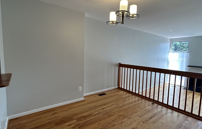 13 W HL ST