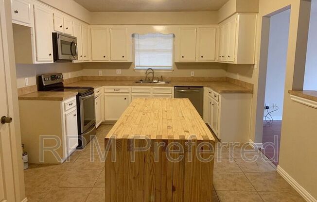 1006 POPPETS WAY