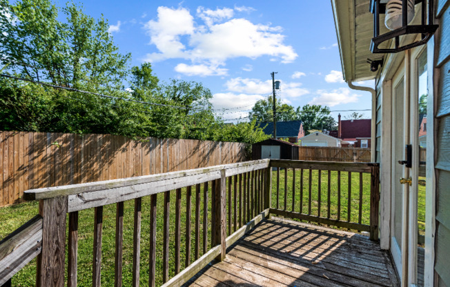 206 E 37 ST