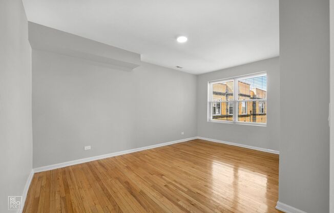 1145 N Austin