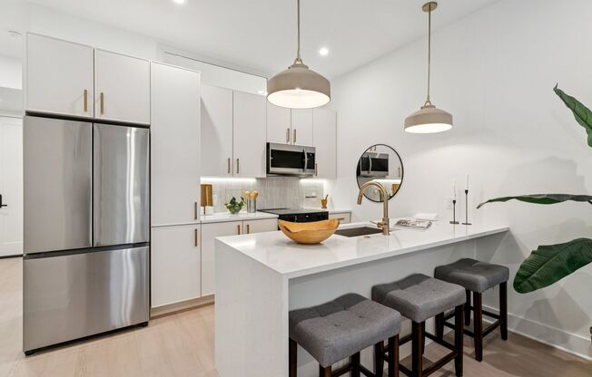 2 beds, 1 bath, 800 sqft, $2,108, Unit 308