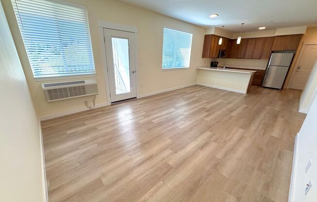 1 bed, 1 bath, 800 sqft, $1,600, Unit C306