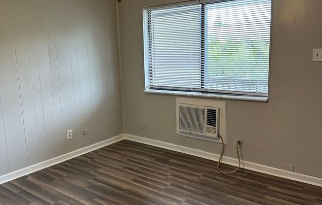 1 bed, 1 bath, 570 sqft, $700, Unit CS 76