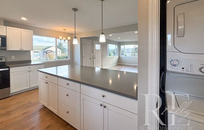 Quality Remodeled 2-Bed in Prime Location