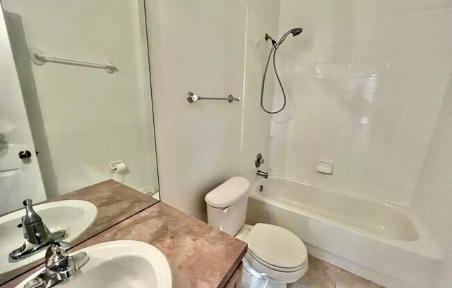 Beautiful 3 Bed 2 Bath Home for Rent in Lake Mary, FL!