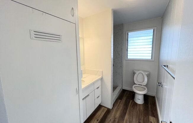 2 beds, 1 bath, $2,185, Unit E