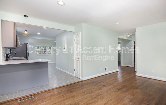 2508 LARRY AVE