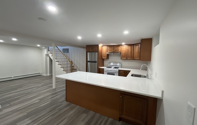 7 LEXINGTON AVE