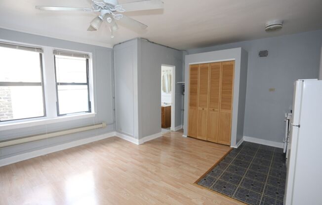 Studio, 1 bath, $1,000, Unit 205