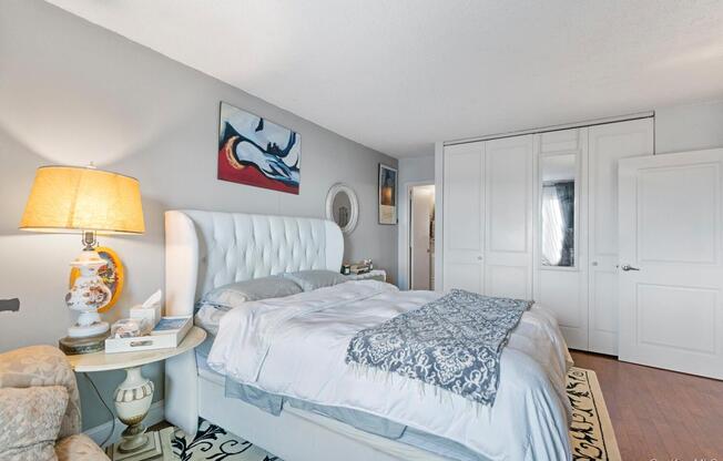 2 beds, 2 baths, 920 sqft, $4,100, Unit 6A