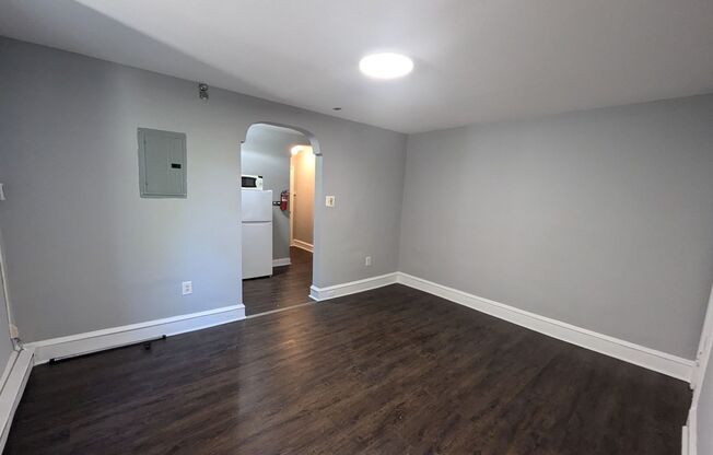 1 bed, 1 bath, 450 sqft, $825, Unit 1st Rear