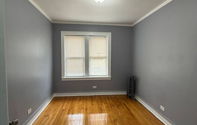 7705 S Laflin