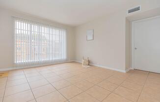 Community Amenities - Southern Oaks Apartments - Houston, TX