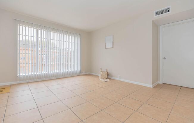 Community Amenities - Southern Oaks Apartments - Houston, TX