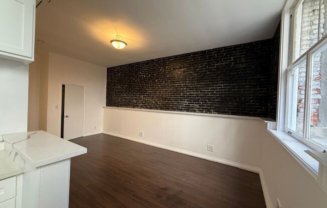 Studio, 1 bath, 400 sqft, $1,450, Unit I105