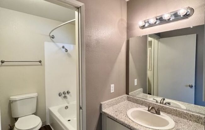 1 bed, 1 bath, 700 sqft, $1,550, Unit 38