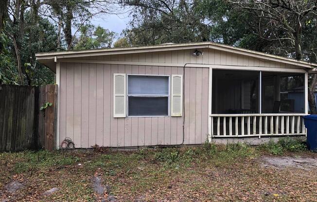Single Family Home 4Bed/2Bath+nice size back yard ready Mid-June 2026 $1750/month