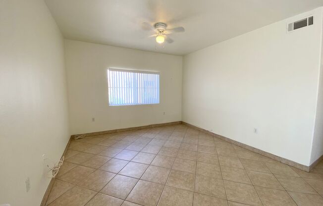 3 beds, 2 baths, $1,550, Unit UNIT 1127