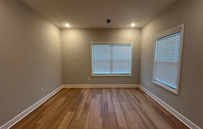 2 beds, 1 bath, 960 sqft, $995, Unit Apt. 114