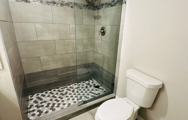 Cozy 2 Bedroom Condo minutes from SMU!