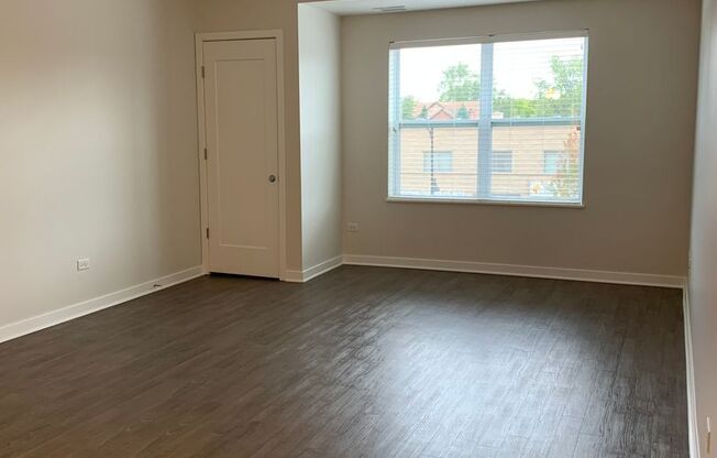 1 bed, 1 bath, 869 sqft, $2,440, Unit 218