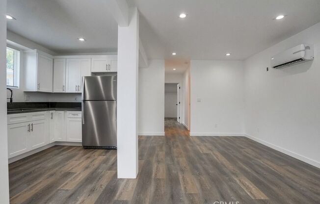 869 Glenway Dr