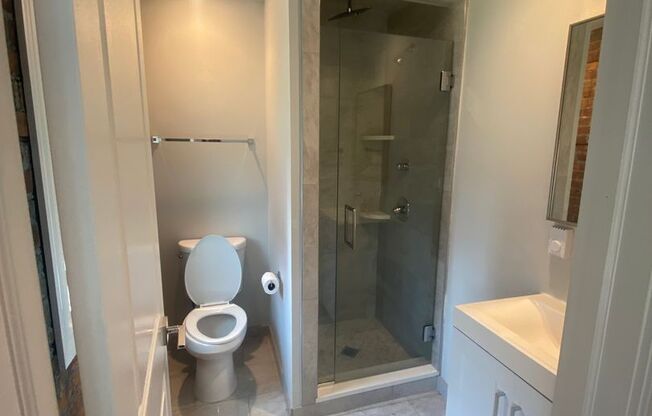Studio, 1 bath, 340 sqft, $1,095, Unit 3-5