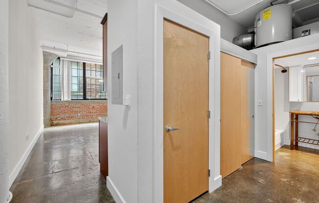 Studio, 1 bath, 610 sqft, $1,050, Unit 112-408